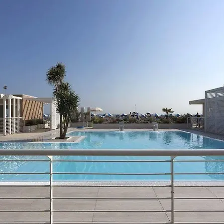 Corallo Garni Hotell 3*