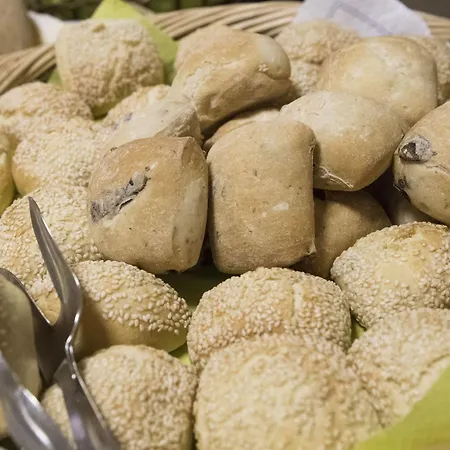 Corallo Garni מלון קאטוליקה